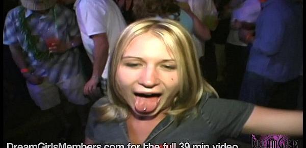  College Girls Delight The Crowd But Disappoint Their Dads